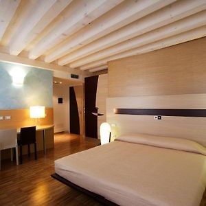 Superior Zimmer mit Kingsize-Bett